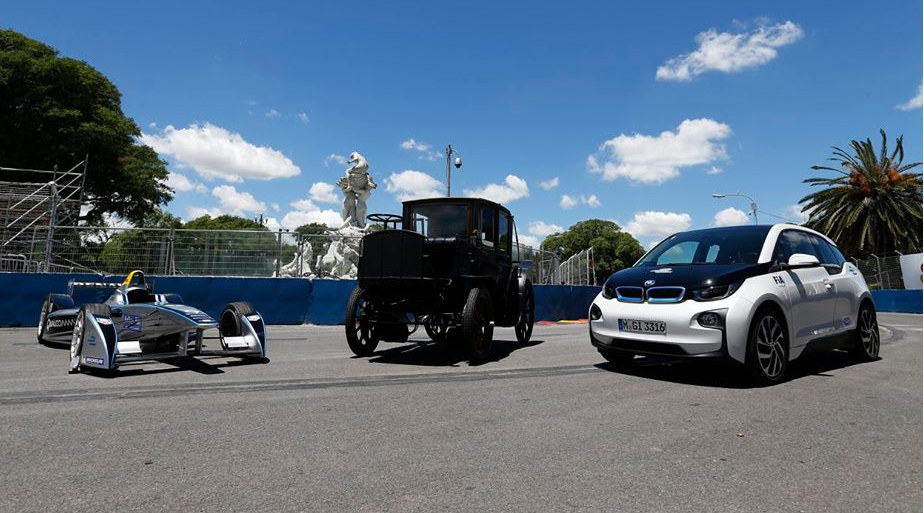 Electric cars at the FIA Formula E in Buenos-Aires. Spark Renault, 1904 Krieger and BMWi3. Image by: FIA Formula E.
