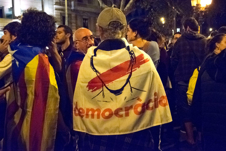 Pro-Catalan Independence demonstrators organize before regional elections. Photo by: Evan McCaffrey.