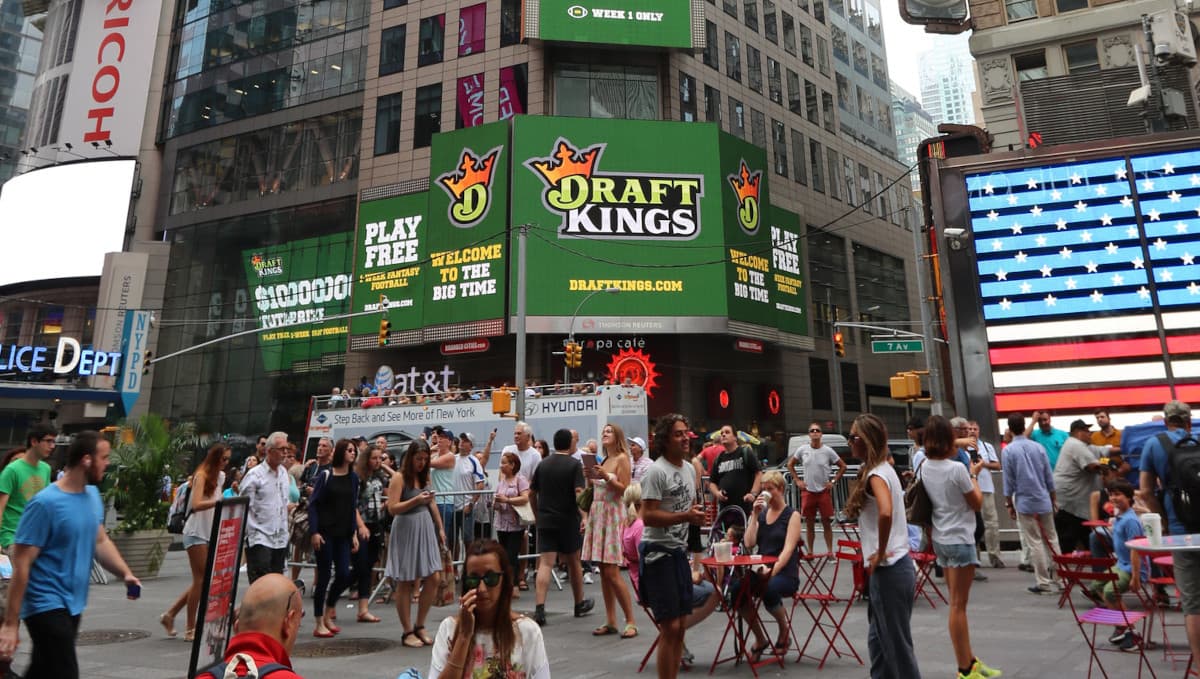 DraftKings Soars 17% Ahead Of Market: A Winning Streak?