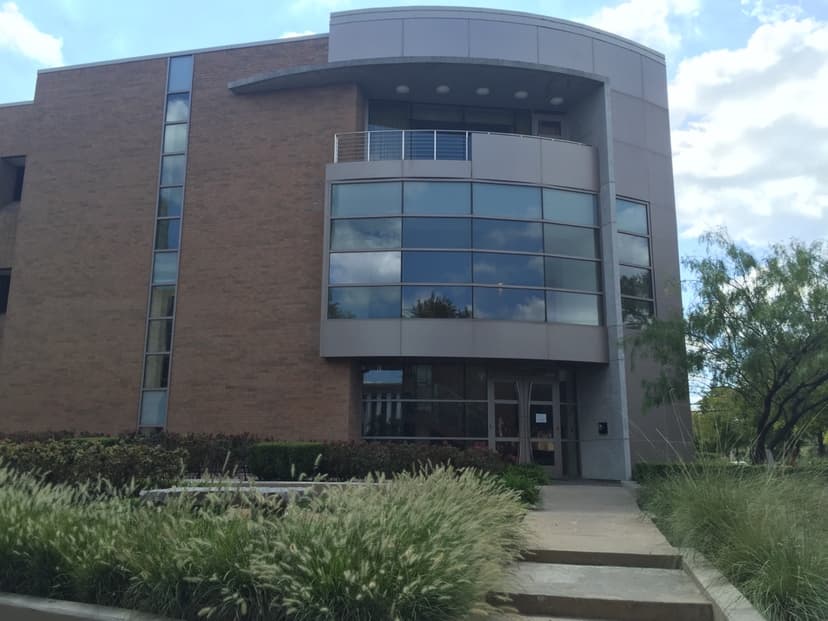 Energy Transfer  And 5 Other Stocks Have High Sales Growth And An Above 3% Return on Equity