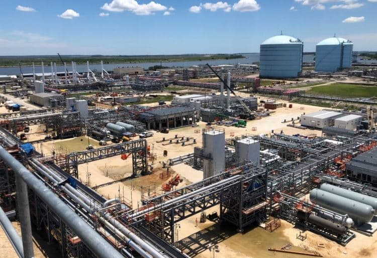 Kinder Morgan And 3 Other Stocks Have Very High Payout Ratio