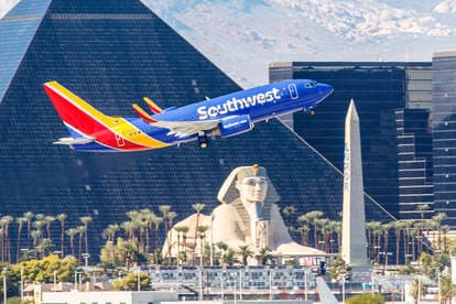 Southwest Airlines  And 3 Other Stocks Have High Sales Growth And An Above 3% Return on Equity