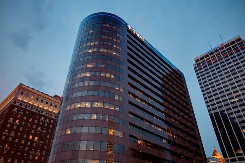 ONEOK  And 5 Other Stocks Have High Sales Growth And An Above 3% Return on Equity