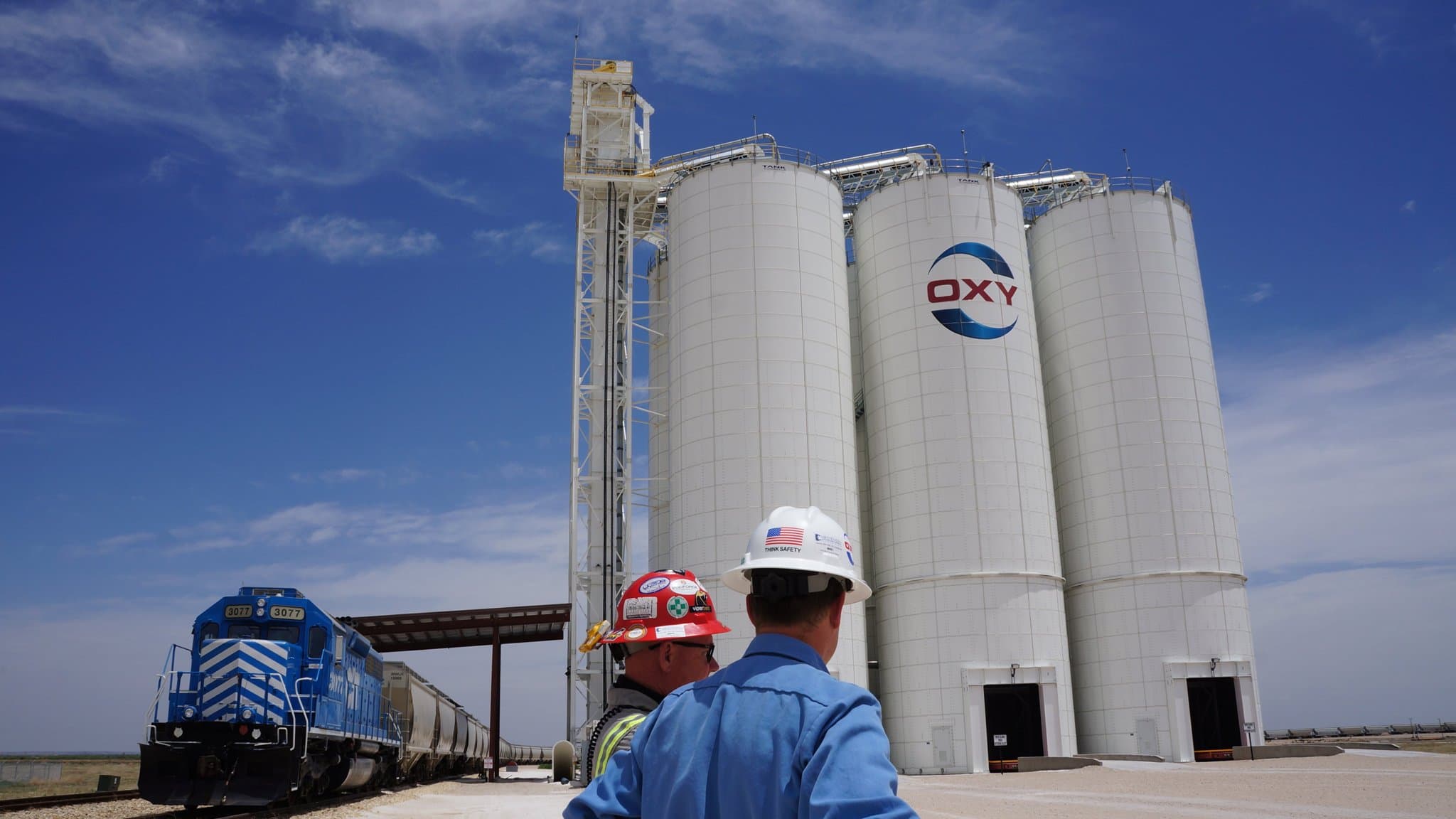 Occidental Petroleum  And 7 Other Stocks Have High Sales Growth And An Above 3% Return on Equity
