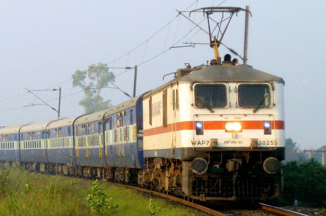 Indian Railways -Electric locomotive. Photo by: Shan H. Fernandes.
