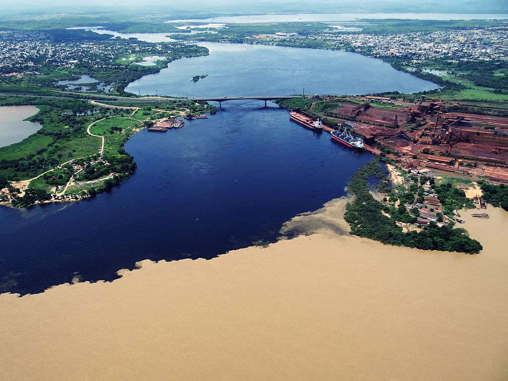 Orinoco and Caroní river union. Bolivar State. Photo by: Heribert Dezeo.