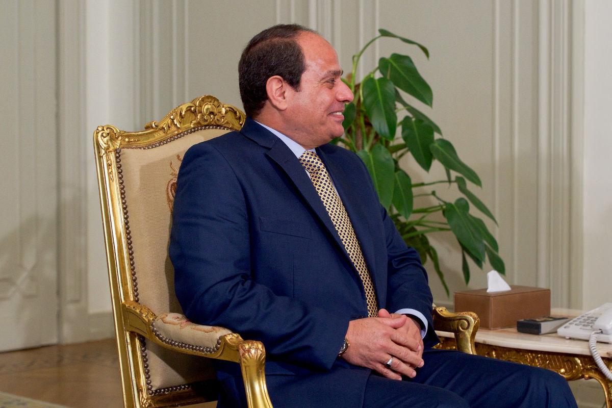 Egyptian President Abdel Fattah al-Sisi meets with U.S. Secretary of State John Kerry at the Presidential Palace in Cairo, Egypt, on April 20, 2016. Photo by: US State Department (Public Domain)