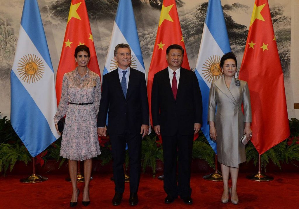 Mauricio Macri, President, and spouse, Juliana Awada, met Xi Jinping, President, and spouse, Peng Liyuan, at the Great Hall of the People in Beijing on 17 May 2017. Photo by: Casa Rosada.