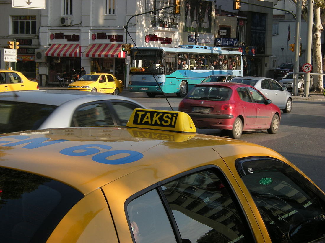 Taxi in Istanbul, Turkey. Photo by: Leandro Neumann Ciuffo.