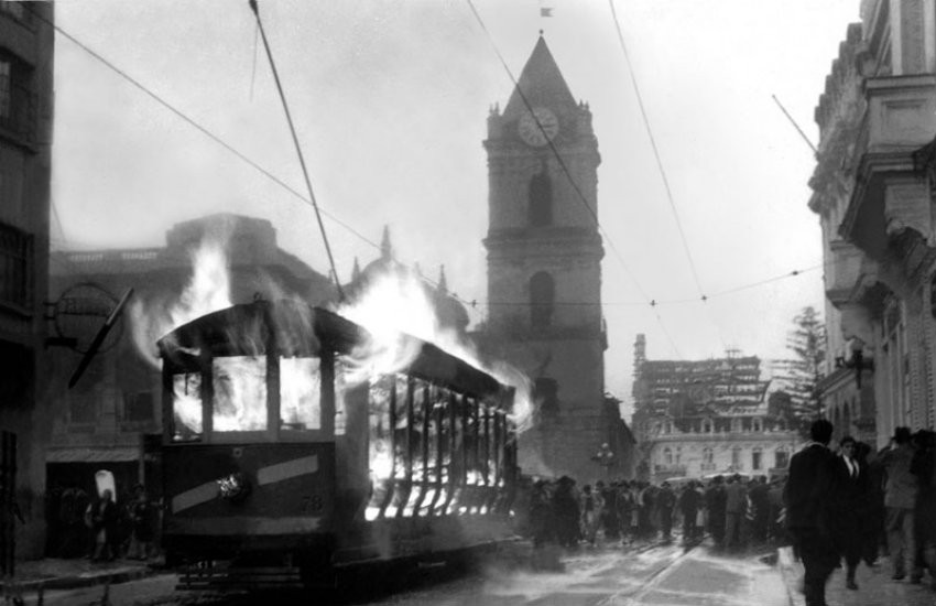 Tranvia de Bogotá fires in Bogotá, Colombia. Photo by: Wikimedia Commons