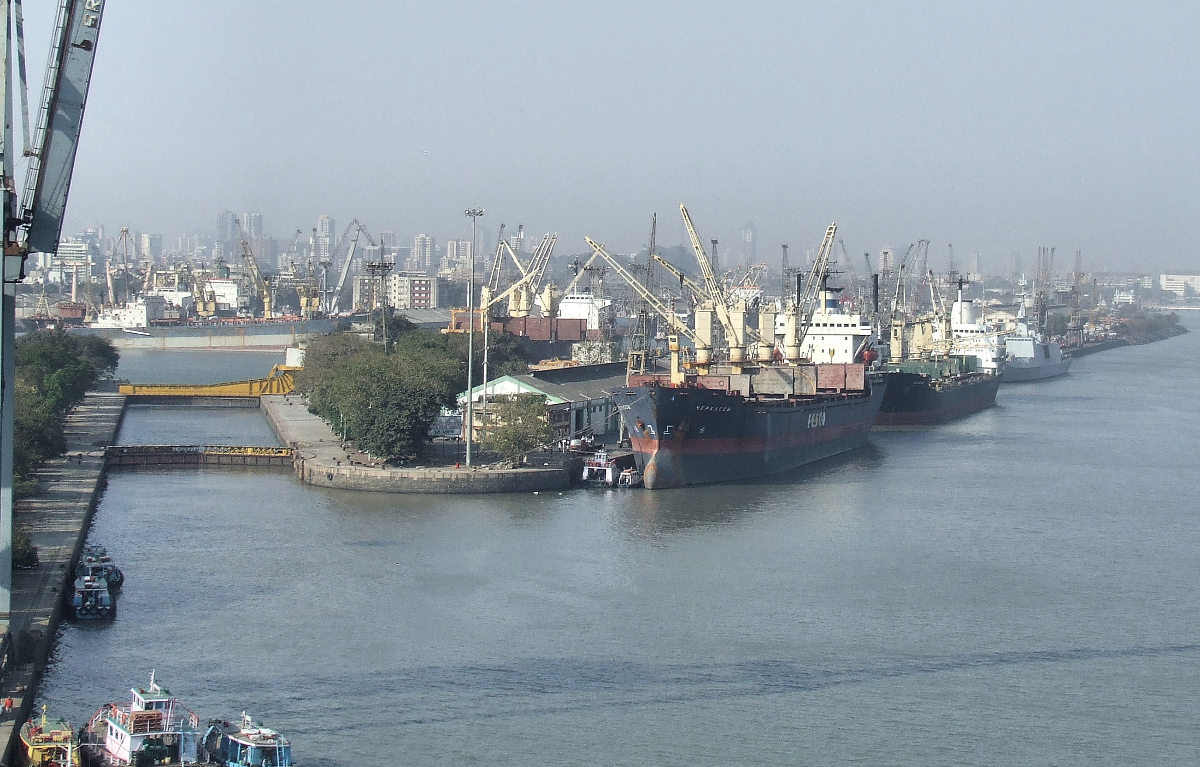 Docks of Jawaharlal Nehru Port (Mumbai), the largest container port in India. Photo by: Robert Cutts.