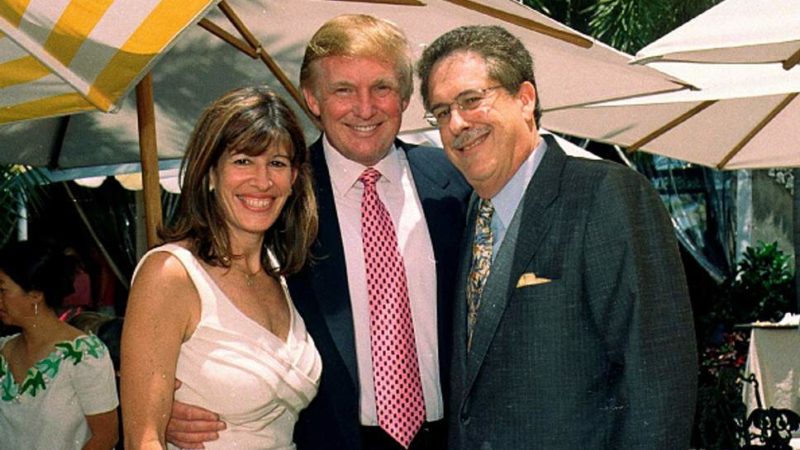 Robin Bernstein, the new US Ambassador to the Dominican Republic, posing with her husband, Richard Bernstein, and President Donald Trump. Photo by: The Independent