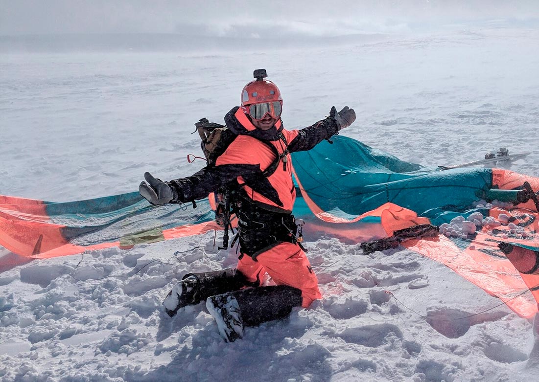 Brennan Basnicki, founder of ripatrip, snowkiting in Norway (Photo credit: ripatrip)