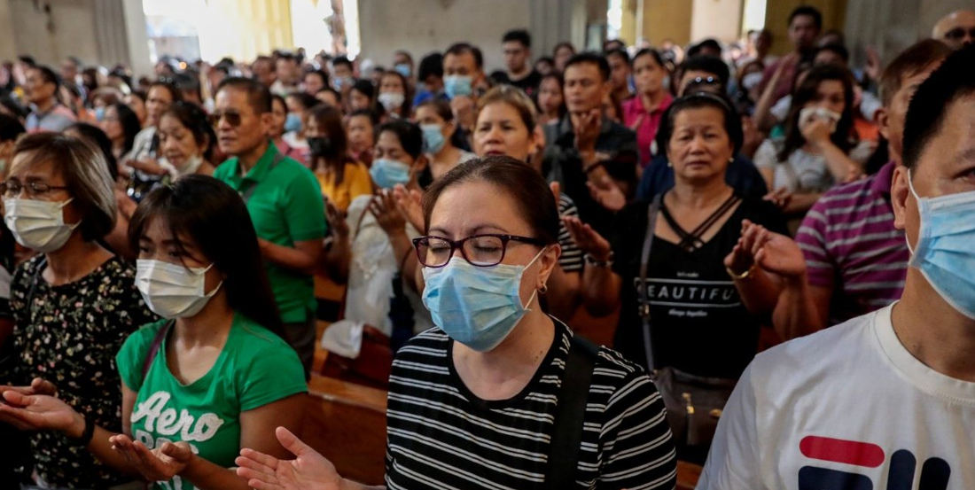 People wearing masks in the Philippines amid the coronavirus epidemic. (Photo by Vaticanews)